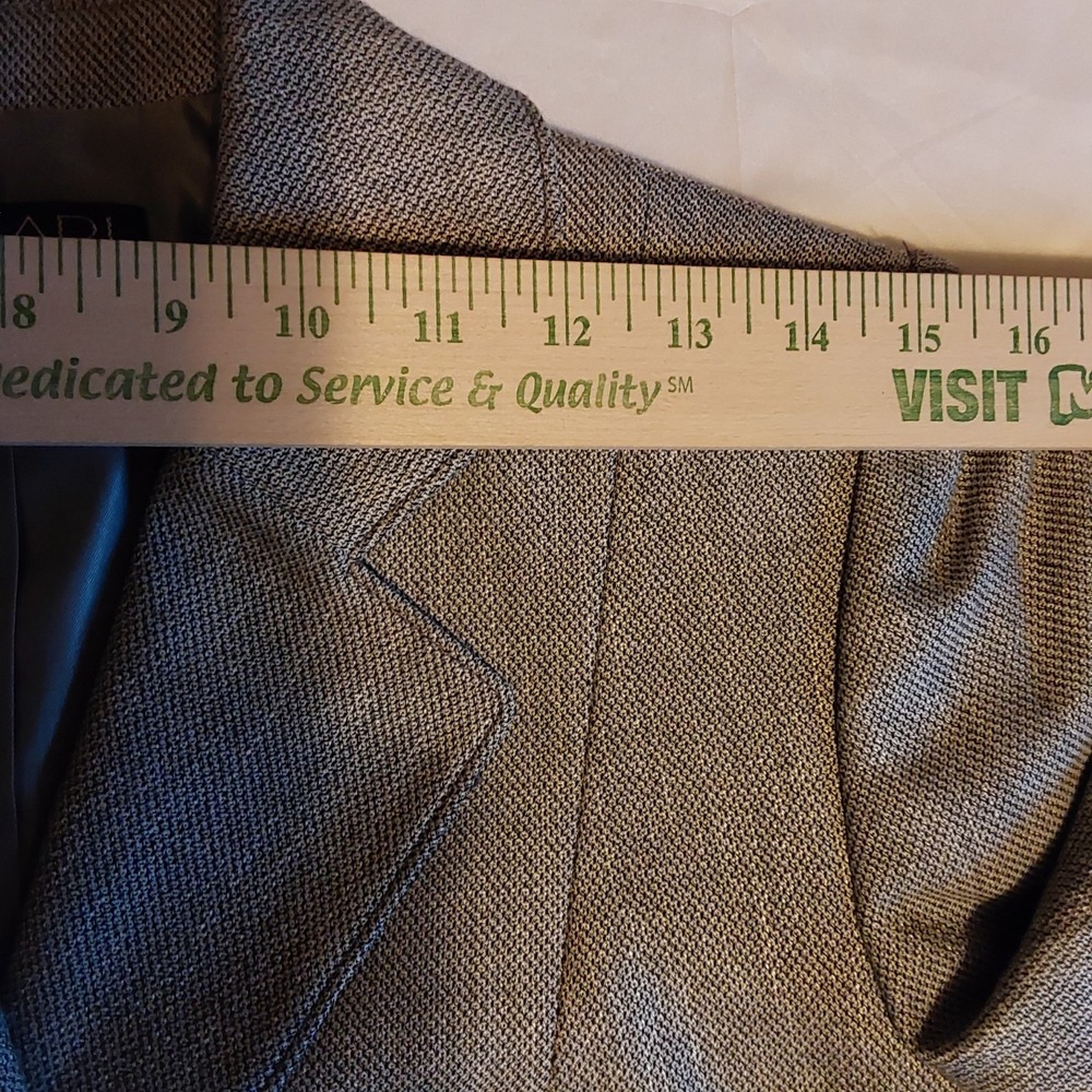 TAHARI Skirt Suit‎ Women Size 4 Gray Tweed Blazer Jacket With Snap Toggle - Picture 12 of 15